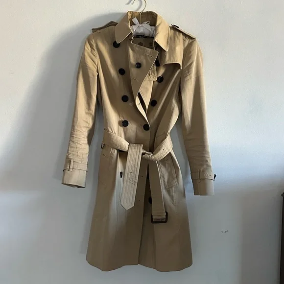 Burberry The Sandringham Double-Breasted Trench Coat US 4 - Picture 4 of 13